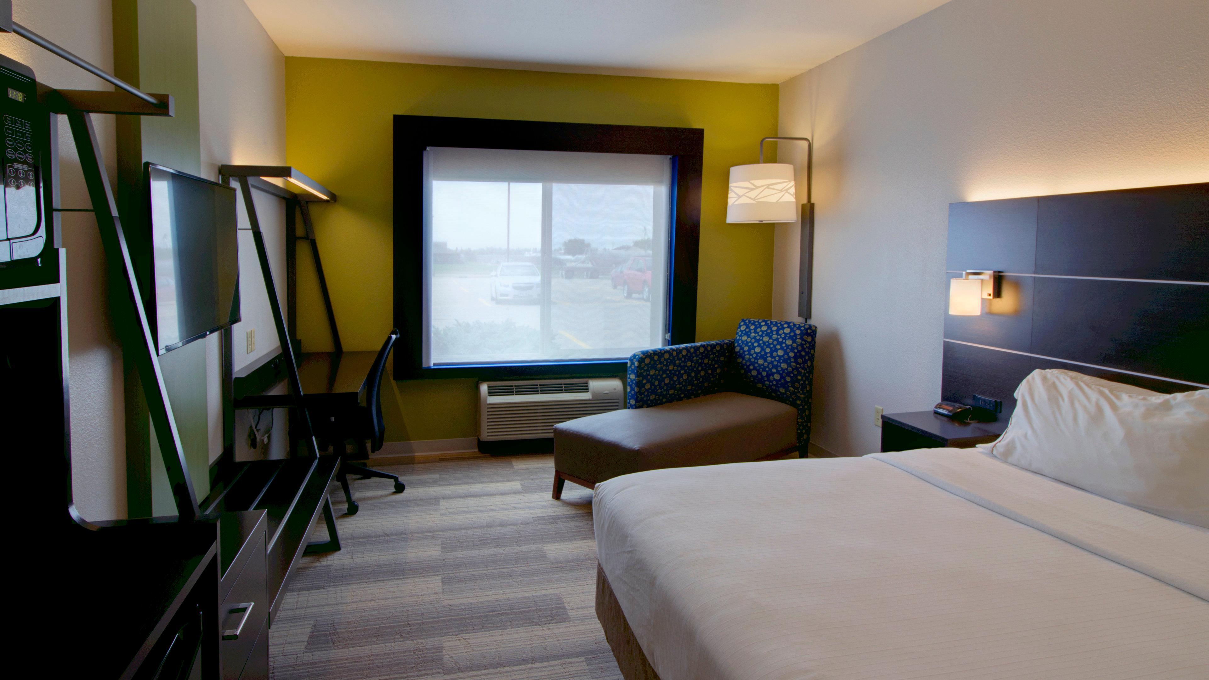 Express & By Ihg